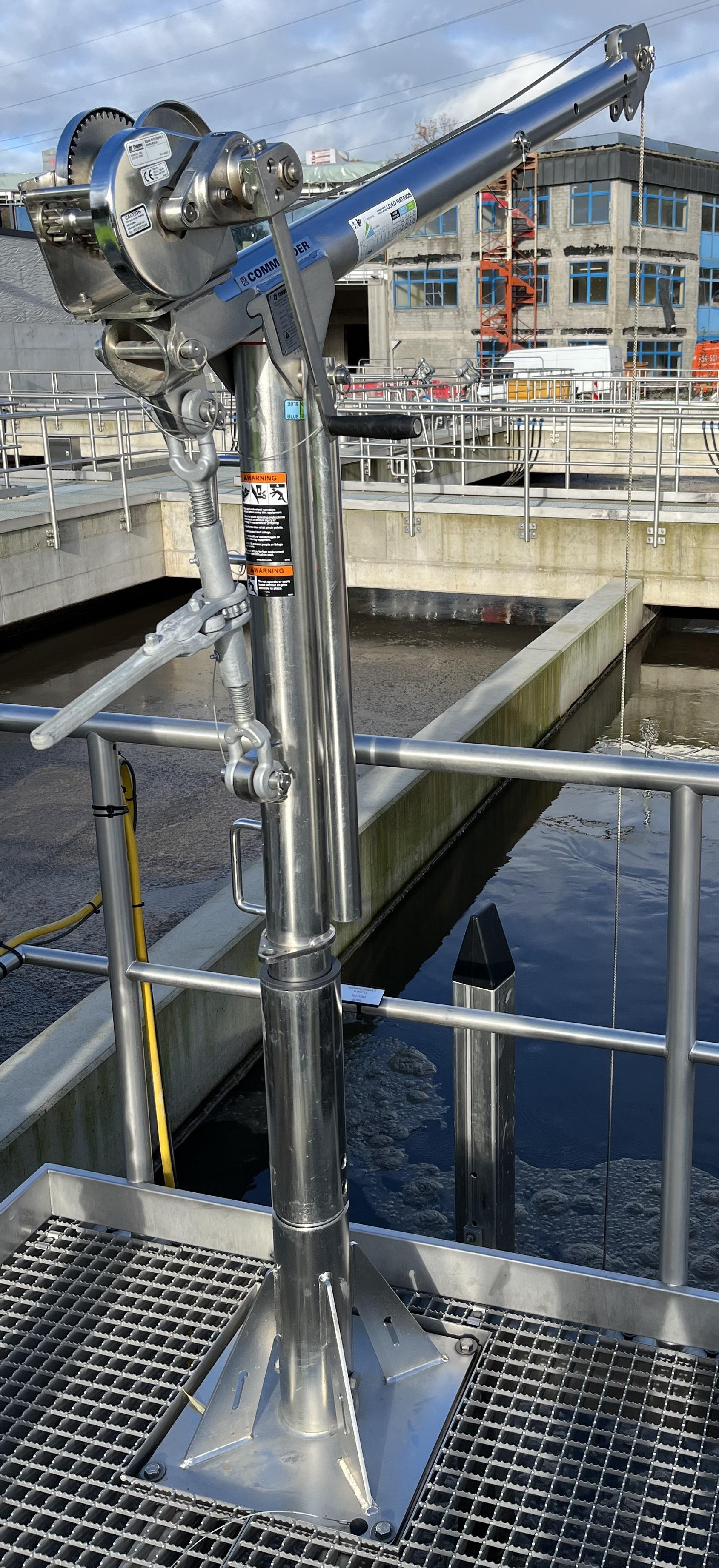 Anwendungsbeispiel mit Standfuß 5BP20 (V2A)